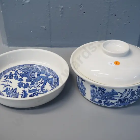 2 pieces Crown Lynn Blue Willow ovenware - casserole and flan dish D-240