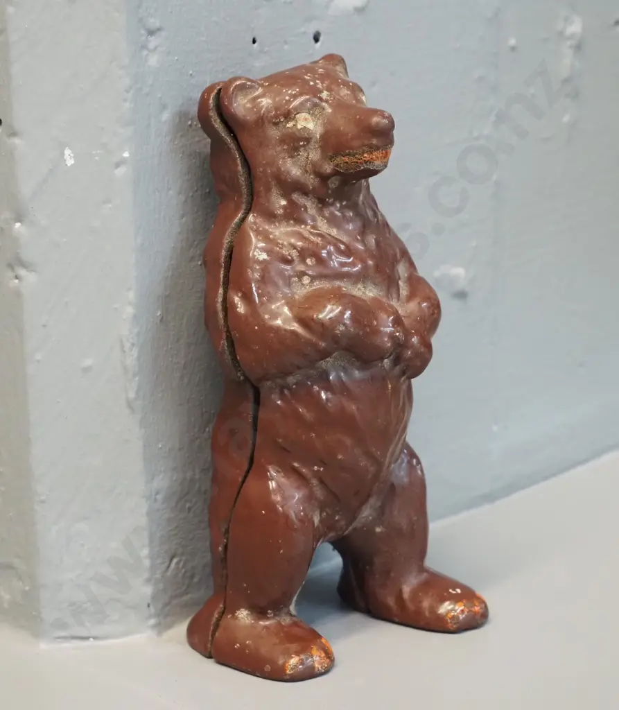 cast metal bear money box - enamel finish, missing joining screw H-155 W-65 Image 1++