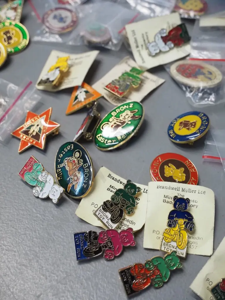 numerous motorcycle rally badges, most in unused condition - BRONZ Easter Egg, Toy Run, Vincent County, etc. in money Image 1++