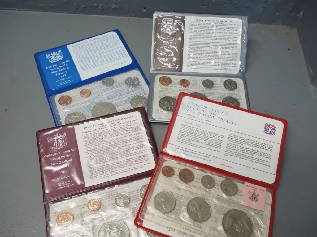 4 New Zealand uncirculated coin sets - 1974, 1978, 1983, 1984 Image 1++
