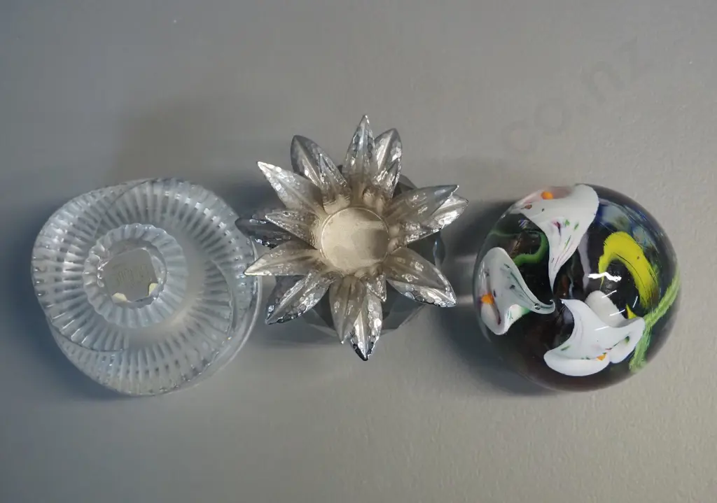 Lalique glass perfume bottle w/stuck stopper and chip, Swarovski pineapple candle holder and a Viesnik art glass arum Image 1++