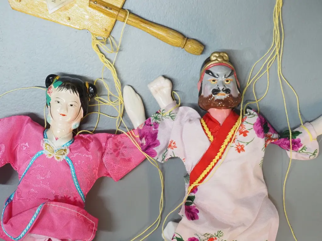 2 vintage wooden marionette puppets - traditional Chinese characters with porcelain head and limbs H-210 Image 1++
