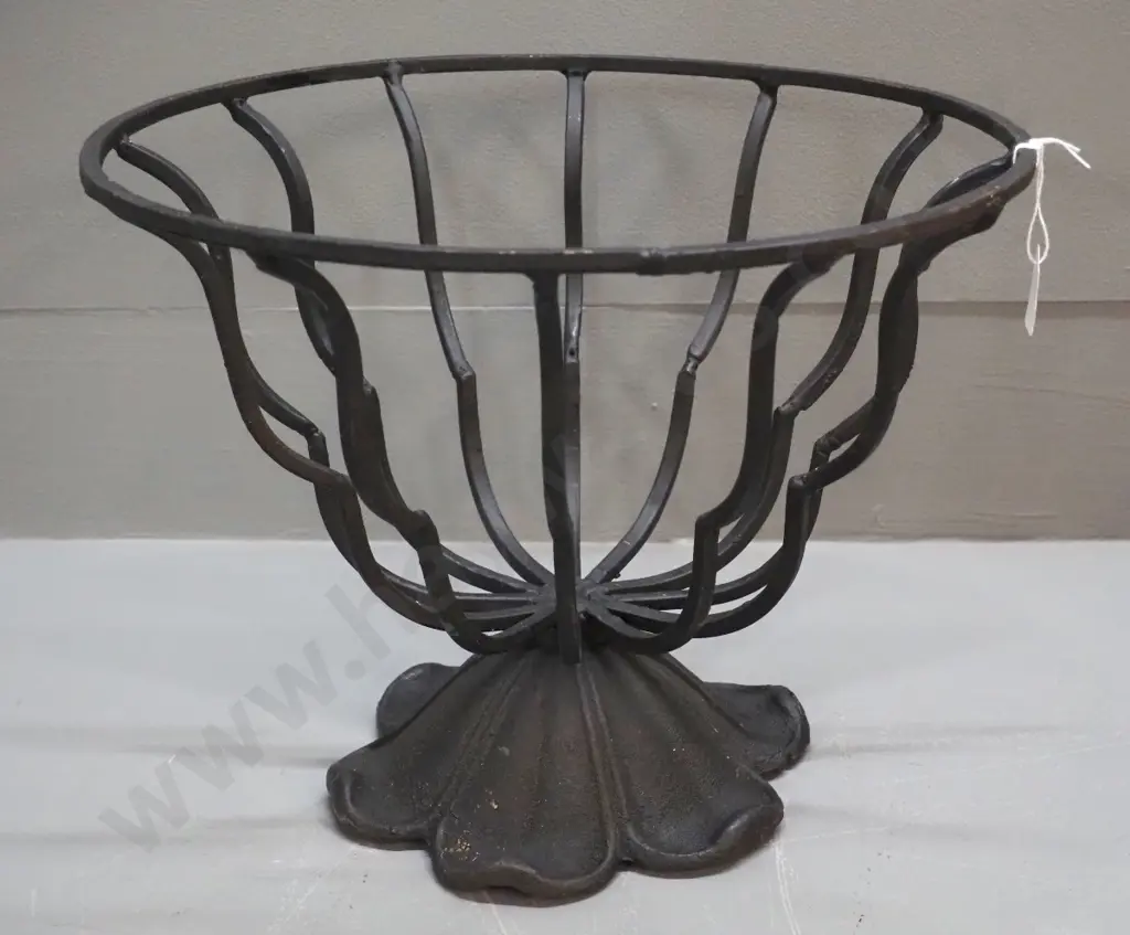 black painted iron pot plant holder with scalloped base H-220 D-300 Image 1++