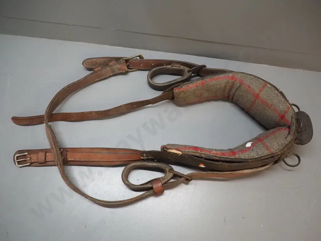 vintage wool lined leather and metal work horse collar / harness - collar L500 W360 Image 1++