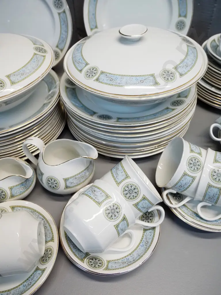 large quantity of Ridgway 'Palazzo' dinnerware including 2 covered vege dishes, 10 cups etc. - 5 pieces have chips Image 1++