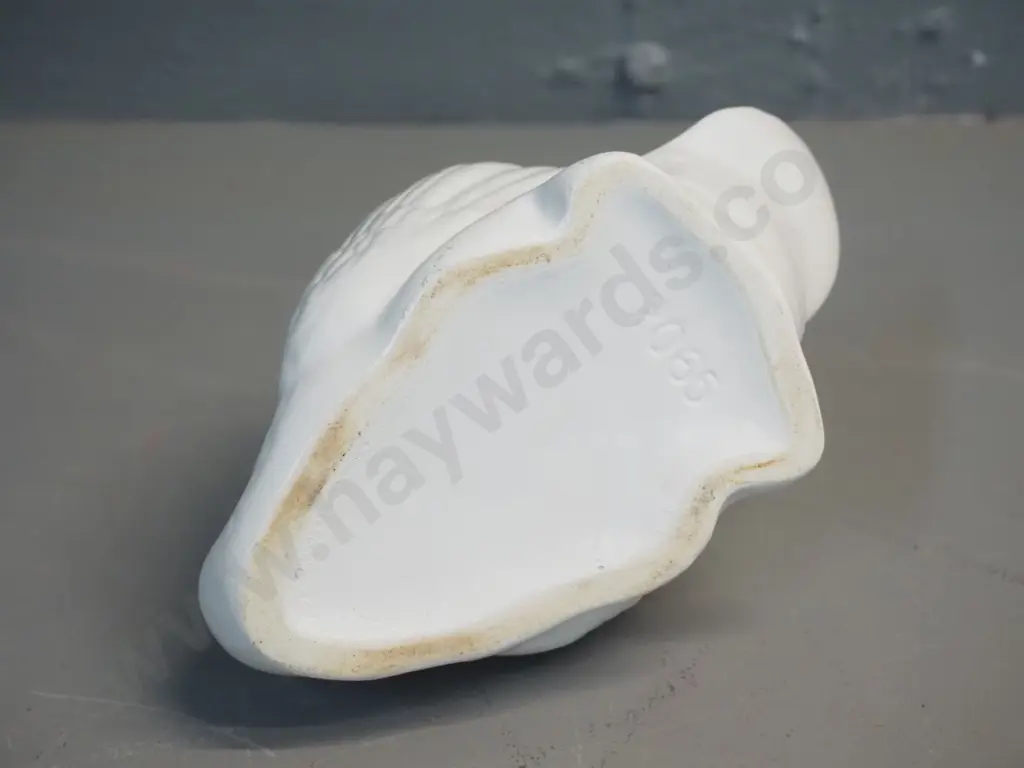 small Crown Lynn swan vase - no 2065. H-100 L-150 Image 1++