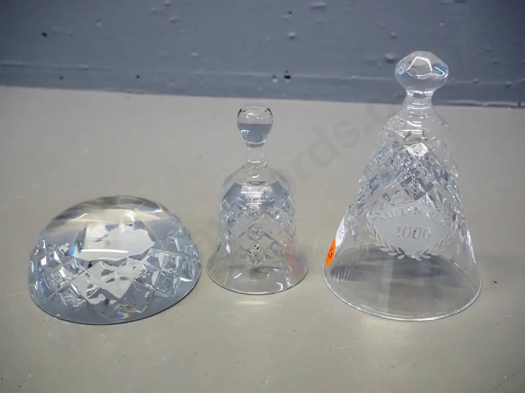 3 pieces of crystal - Waterford etched paperweight, Edinburgh bell and one other bell H-120 Image 1++