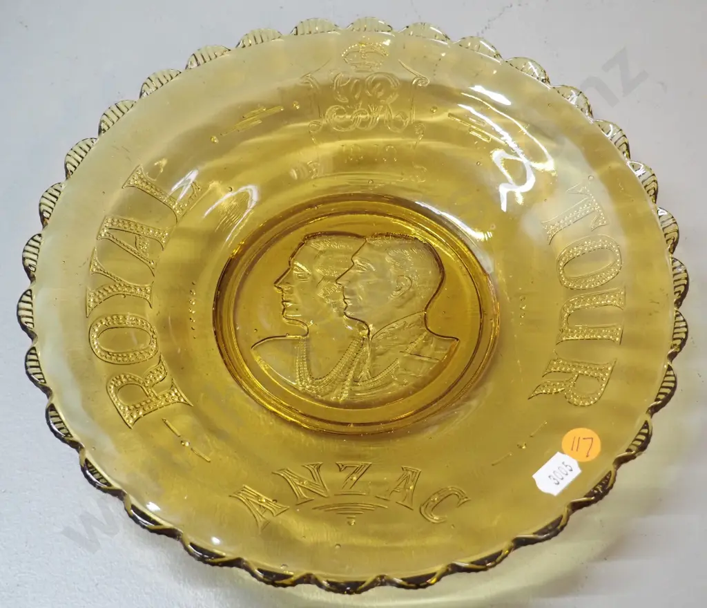 moulded amber glass 1949 ANZAC Royal Tour plate D-265 Image 1++