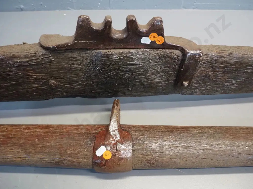 2 vintage swingle trees - larger one is L-1230 Image 1++