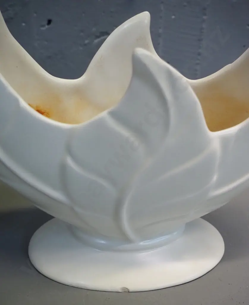 2 Beswick vases - white moon vase, small chip to base H210 and mottled-colours trough L290 Image 1++