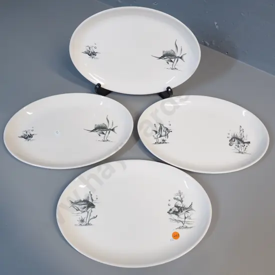 4 Crown Lynn oval black and white fish motif plates L-290 W-210