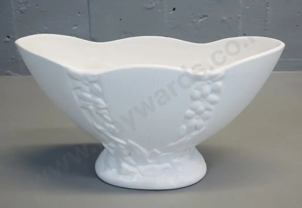 Crown Lynn Roydan vase No. 553 - small chip & hairline to rim. H-160 L-310 Image 1++