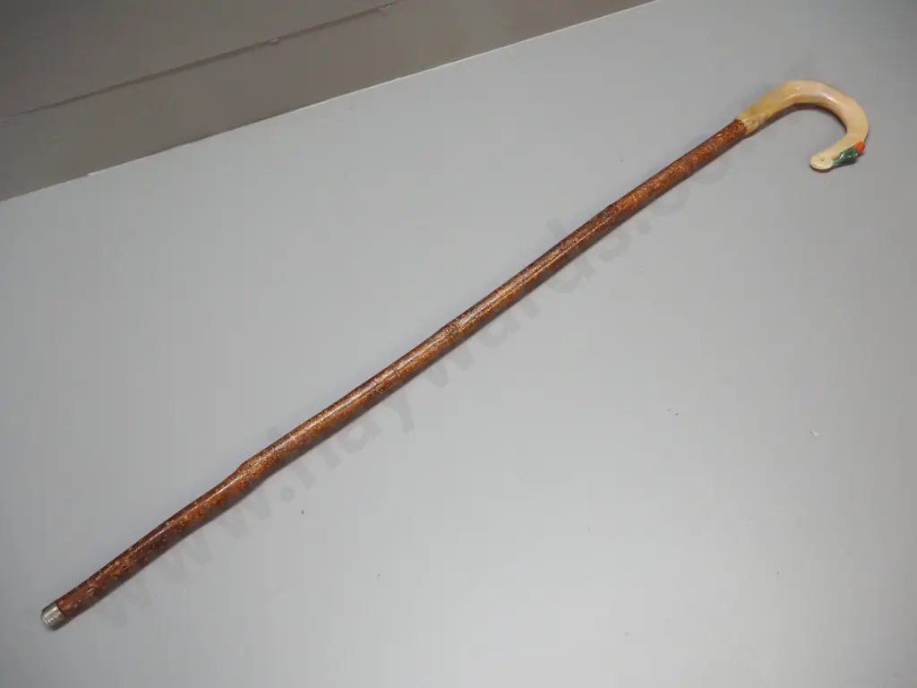 wooden walking stick with thistle motif composite or carved horn handle, has had repair L-990 Image 1++