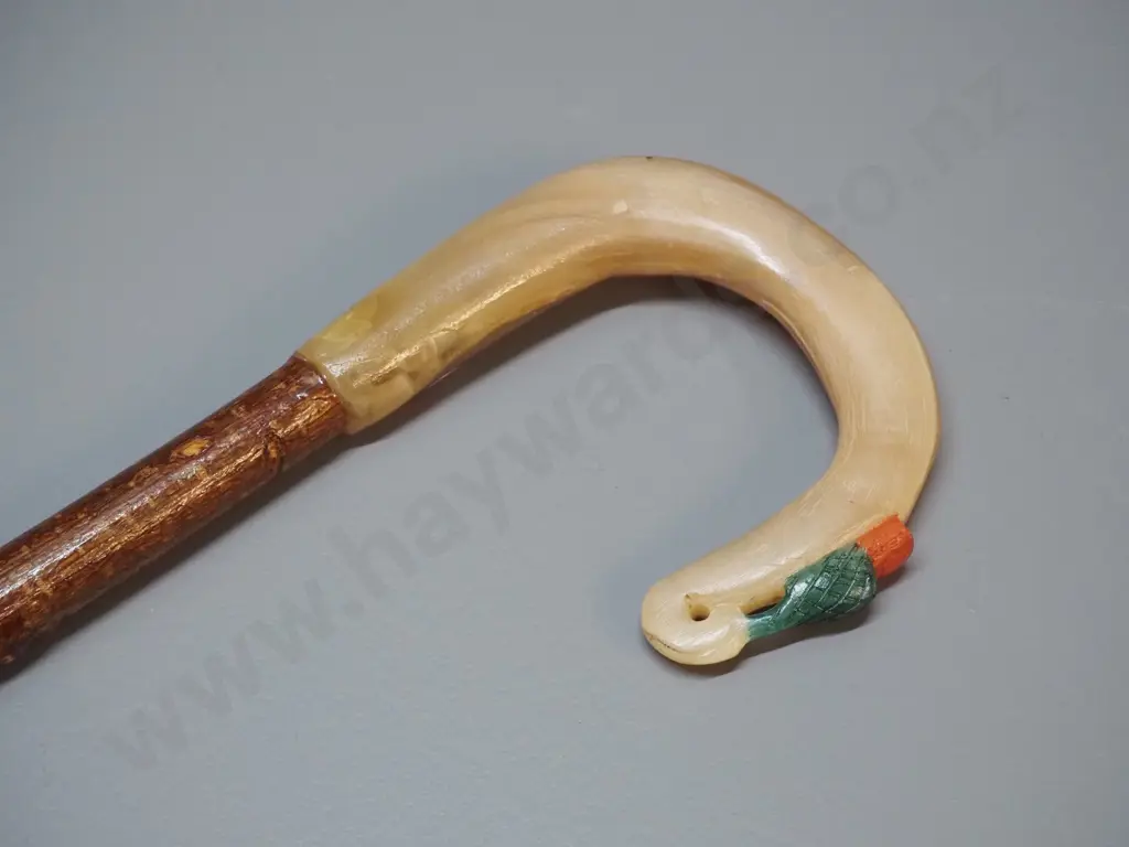 wooden walking stick with thistle motif composite or carved horn handle, has had repair L-990 Image 1++