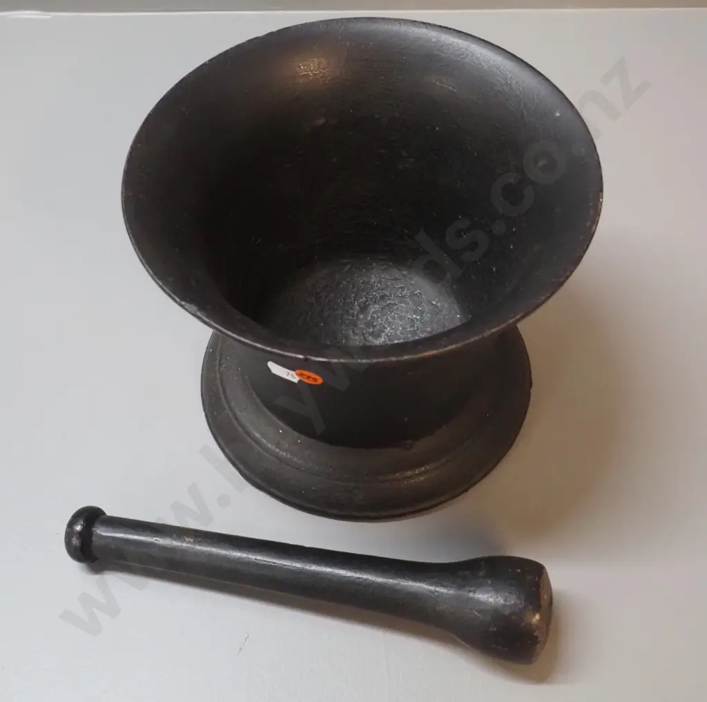 heavy cast iron mortar and pestle - stamped A Kenrick & Sons 6 Pint - H-175 D-230 at rim Image 1++