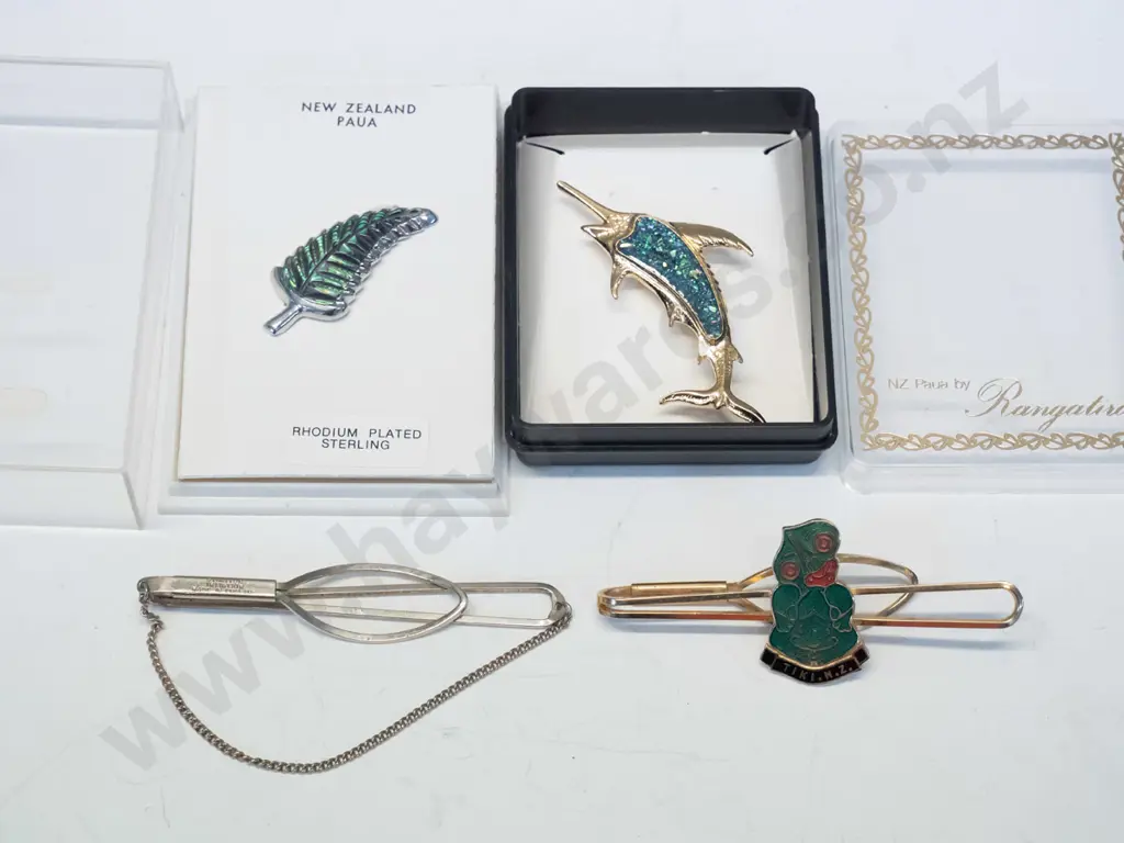 2 paua shell brooches & 2 tie pins Image 1++