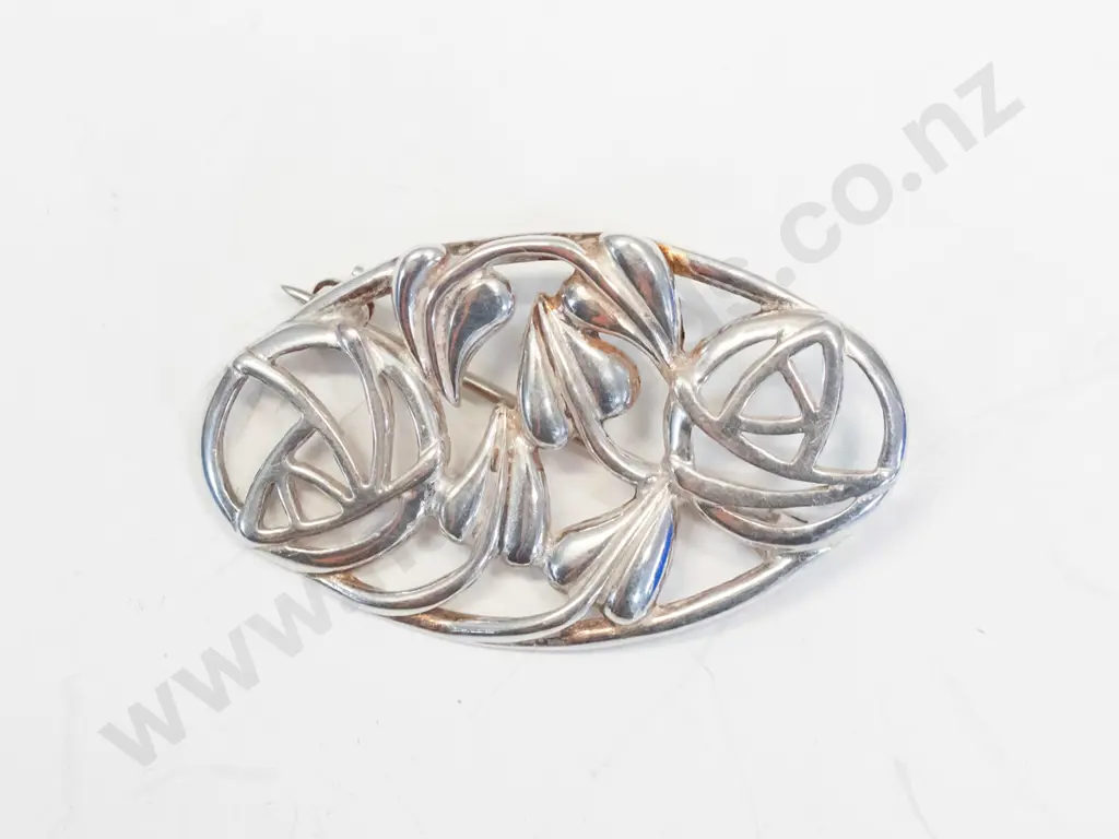 silver brooch stamped 925 Image 1++