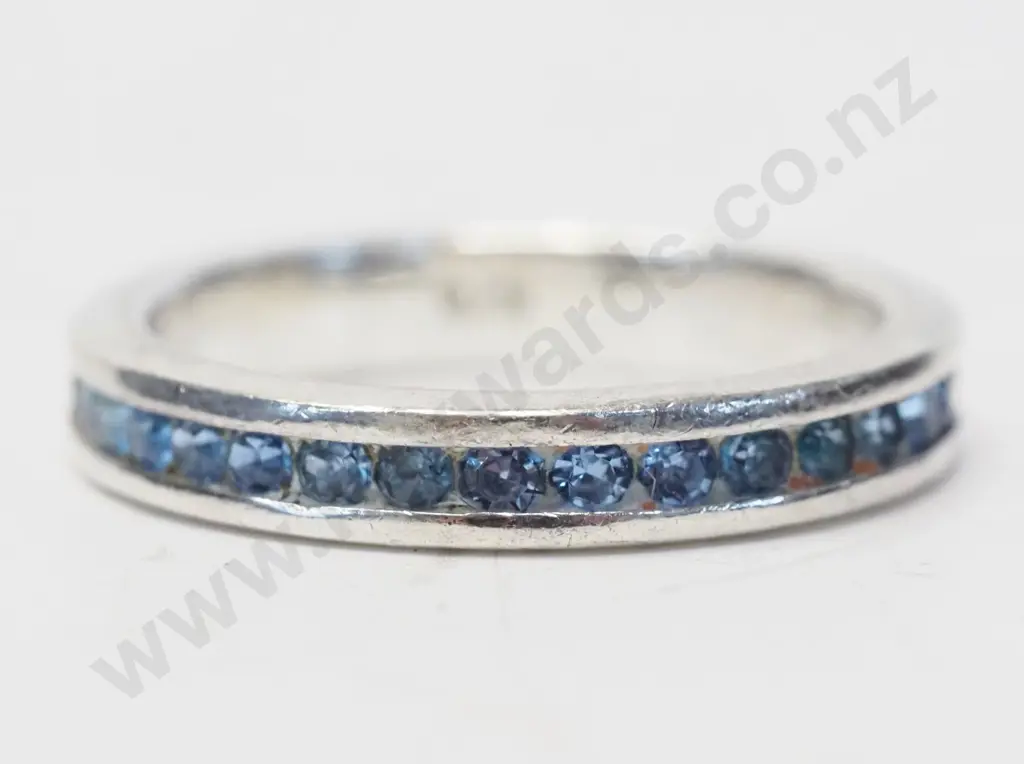 silver ring with light blue stones stamped 925 Image 1++