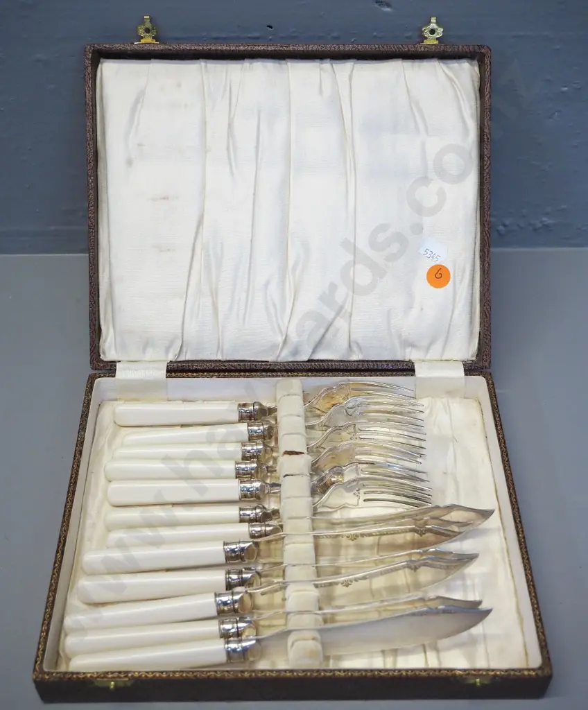 cased set of fish knives and forks - EPNS with faux ivory / bone handles Image 1++