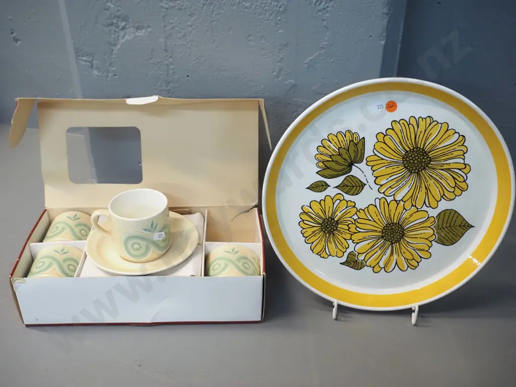 retro Crown Lynn items - Charmaine platter D-350 and boxed set of 4 cups & saucers Image 1++