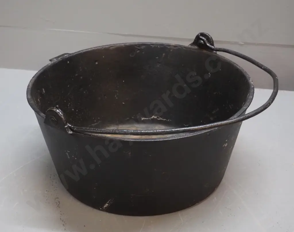 cast iron jam pan - corrosion inside H-170 D-370 Image 1++