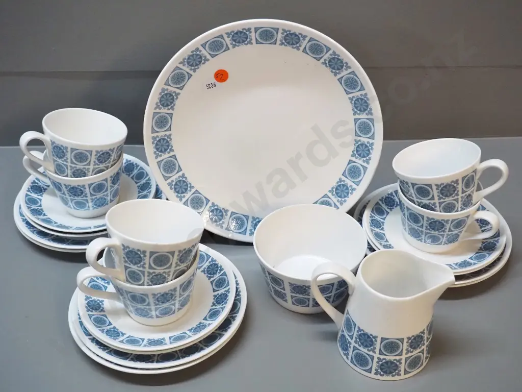mid-century Royal Tuscan 'Charade' 21-piece tea set - glaze fault to sugar bowl rim Image 1++