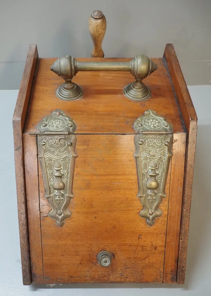 timber coal scuttle with brass handle and hinges, with liner, timber handle rivets on shovel loose H-340 W-300 D-400 Image 1++