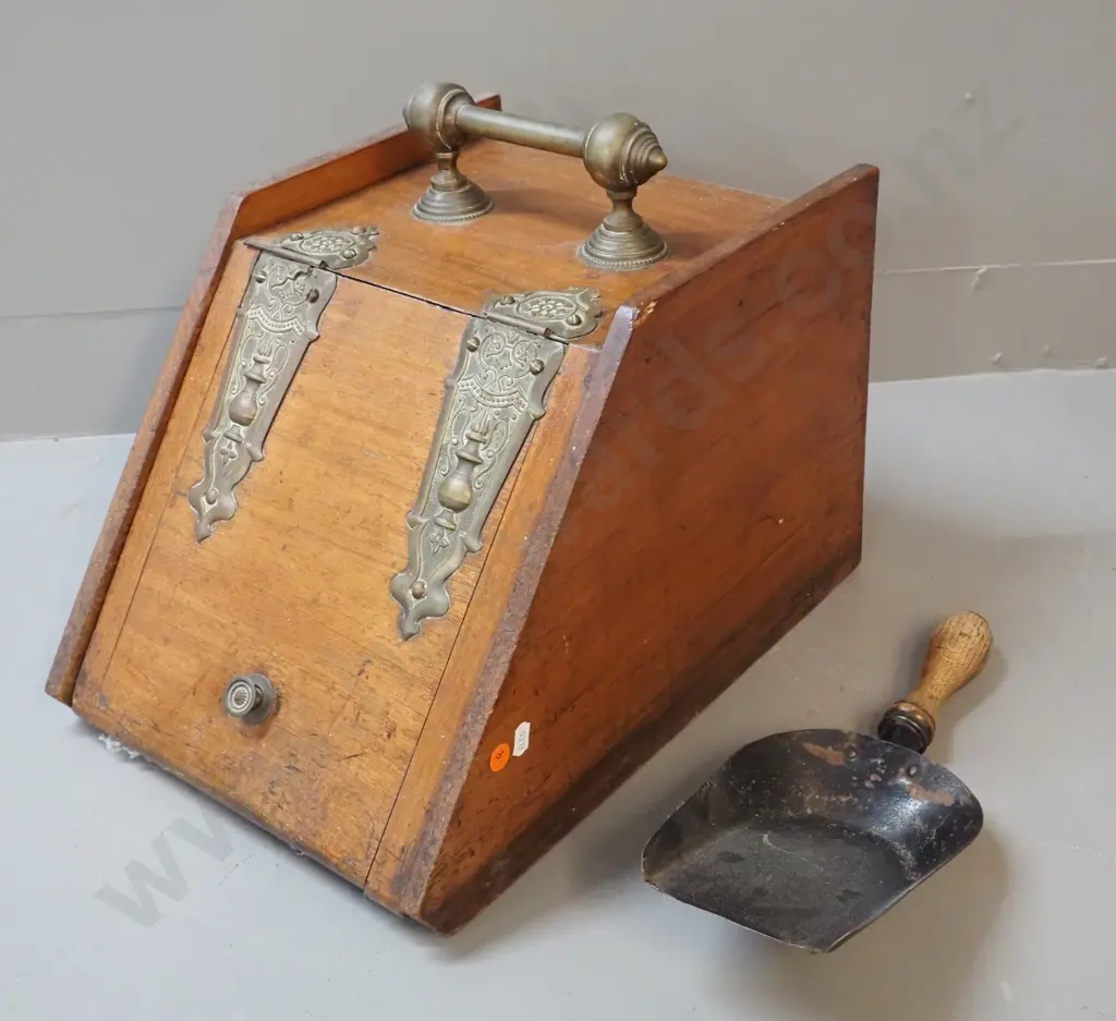 timber coal scuttle with brass handle and hinges, with liner, timber handle rivets on shovel loose H-340 W-300 D-400 Image 1++