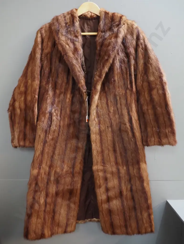 brown fur coat - no labels but 1955 Pattison Ede receipt in pocket Image 1++