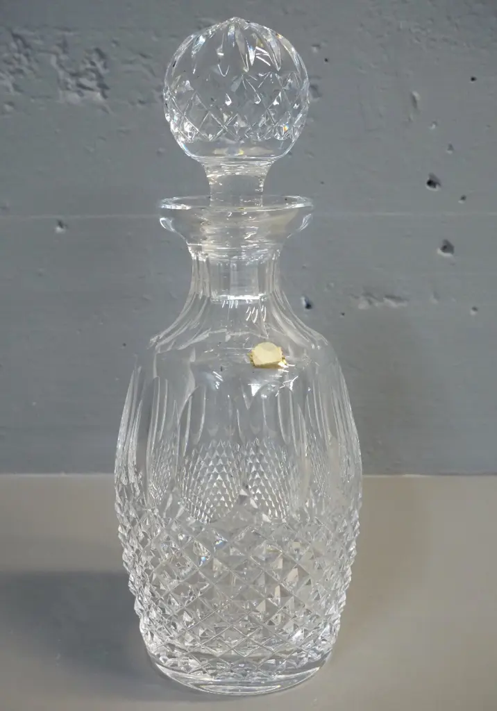 Waterford cut crystal Colleen pattern decanter with ball shaped stopper H-275 Image 1++