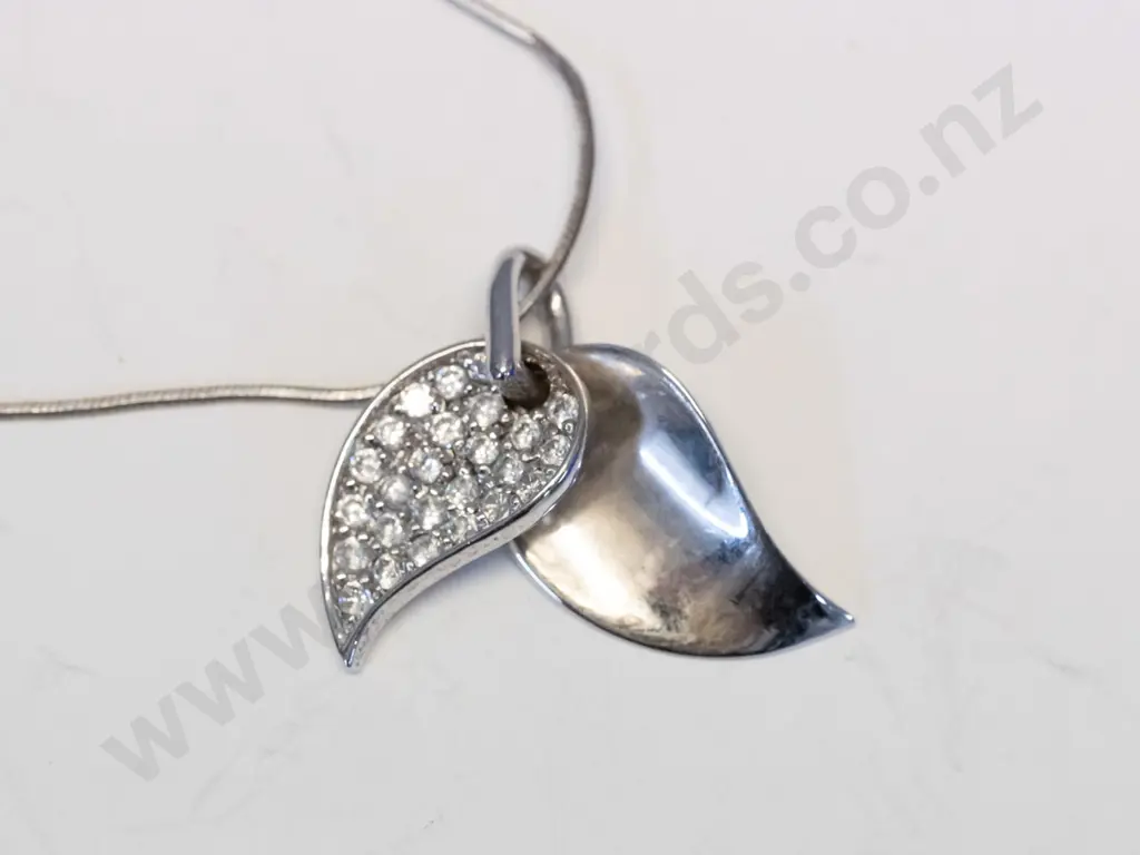 silver cz leaf necklace stamped 925 Image 1++
