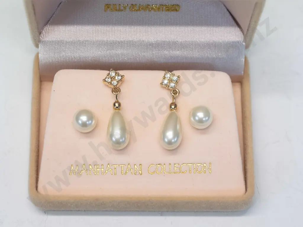 2 pairs of earrings Image 1++