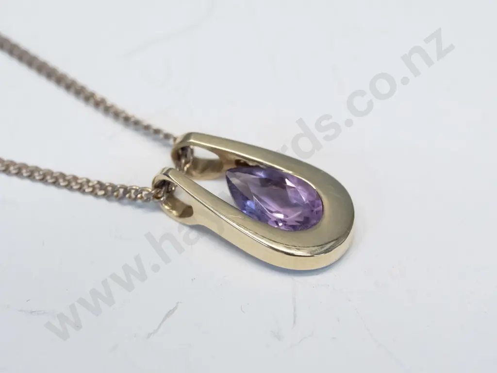 sapphire necklace stamped 375 Image 1++