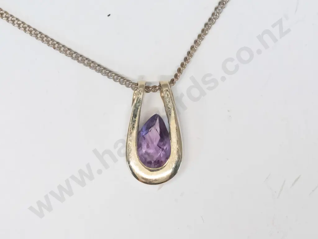 sapphire necklace stamped 375 Image 1++