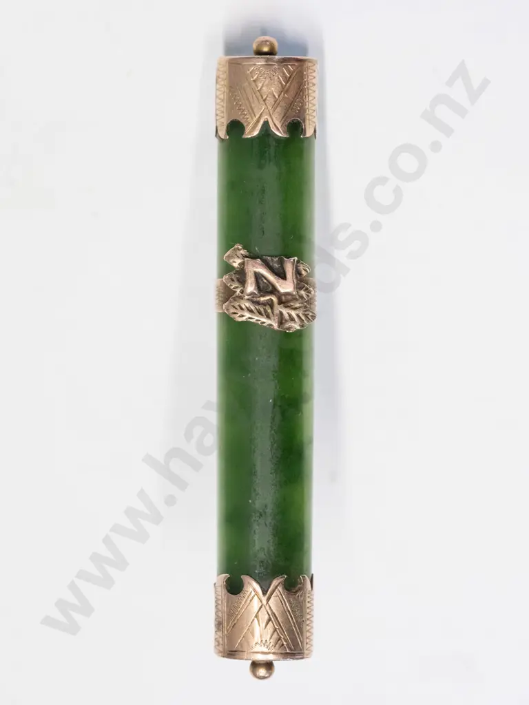 greenstone bar brooch stamped 9ct Image 1++