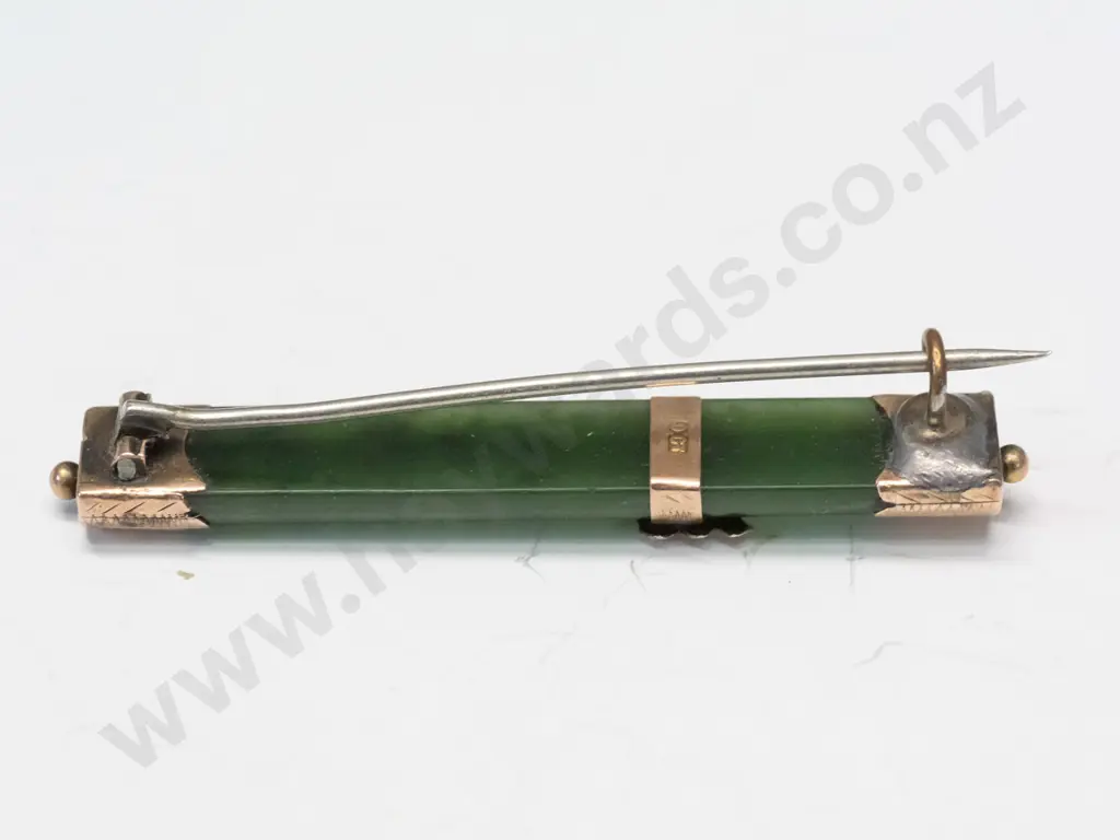 greenstone bar brooch stamped 9ct Image 1++