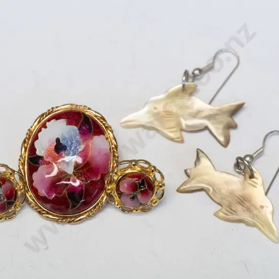 pair of dolphin earrings & costume brooch / earring set
