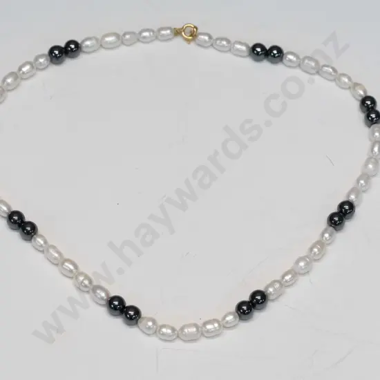 black & white pearl necklace from Rarotonga