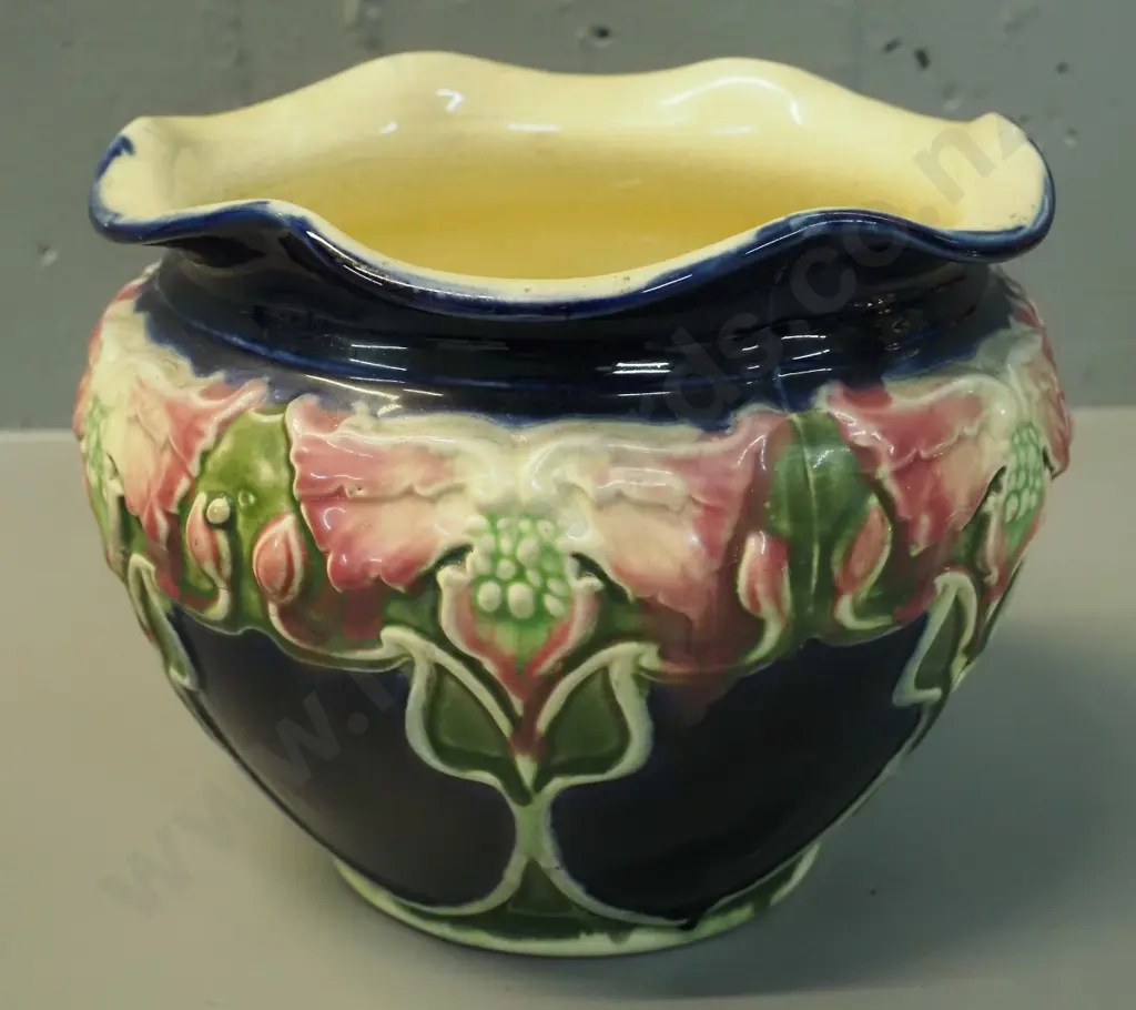 vintage Majolica jardiniere - crazing / staining inside H-150 D-200 Image 1++
