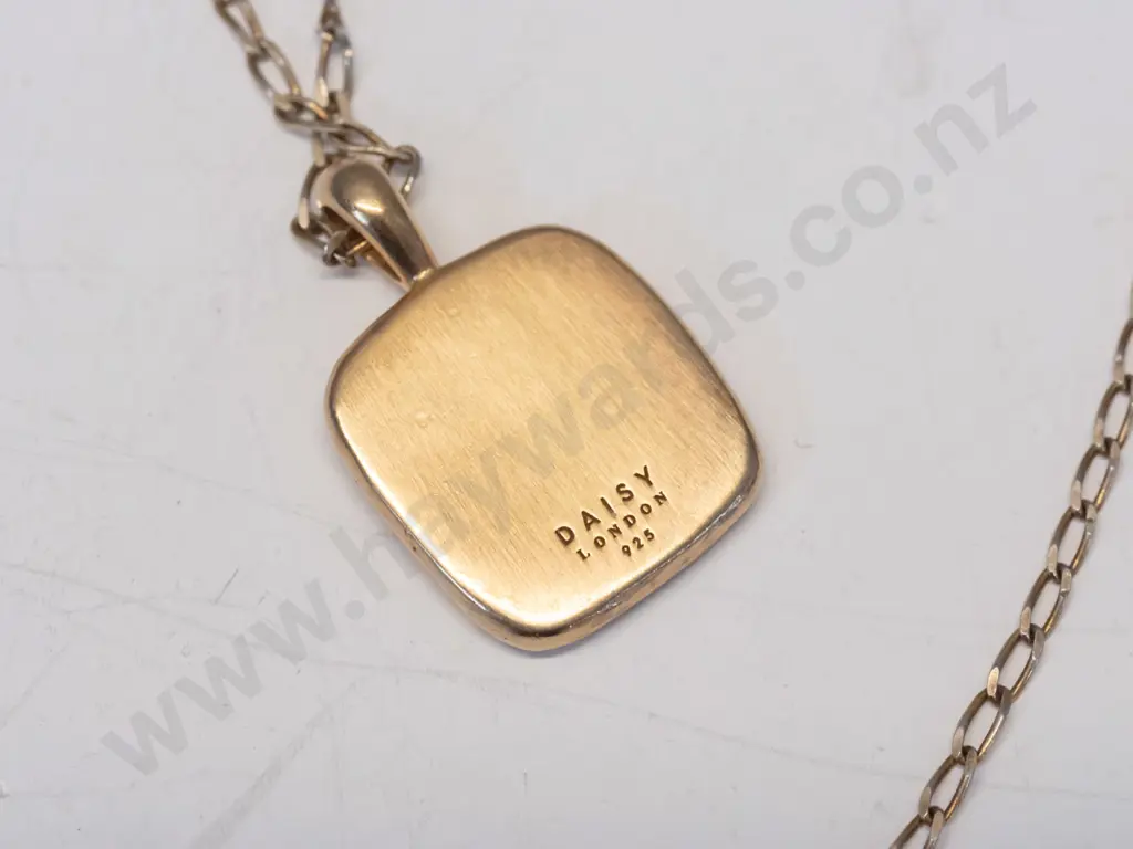 gold necklace stamped 925 Image 1++
