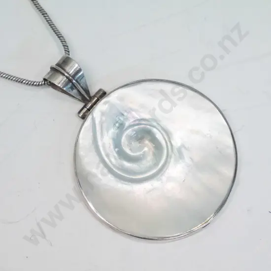 silver mother of pearl necklace stamped 925