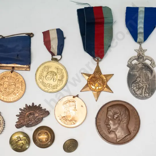 2 war medals, 3 royal medals, religious medal, large medalion & 3 asstd military buttons