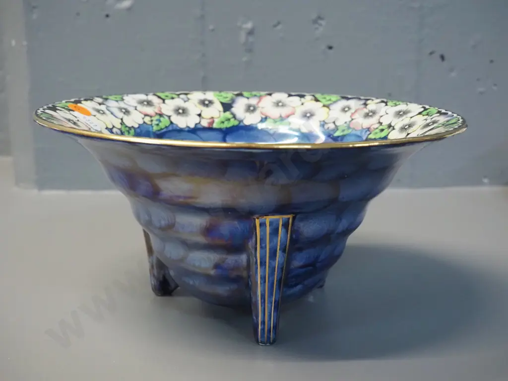 Maling 3-footed blue thumbprint fruit bowl H-110 D-230 Image 1++