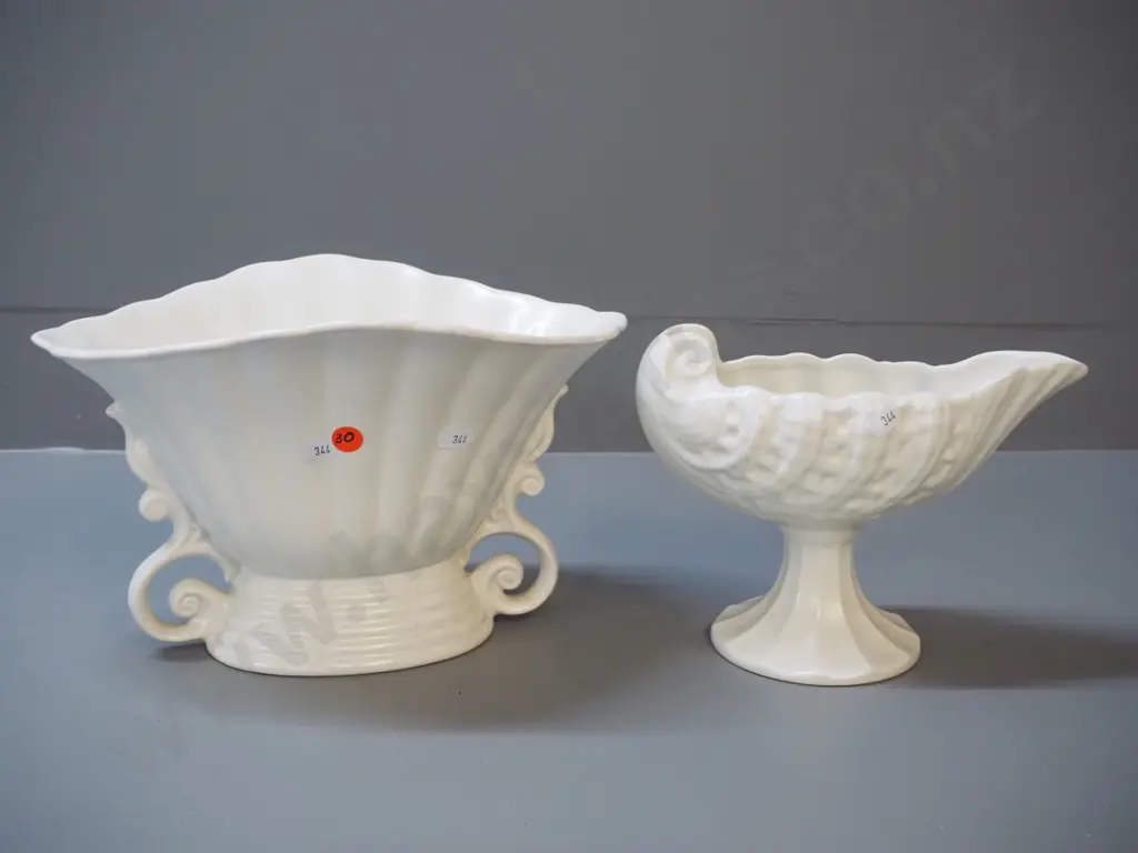 2 white English vases - Beswick and larger Wade H-180 W-290 Image 1++