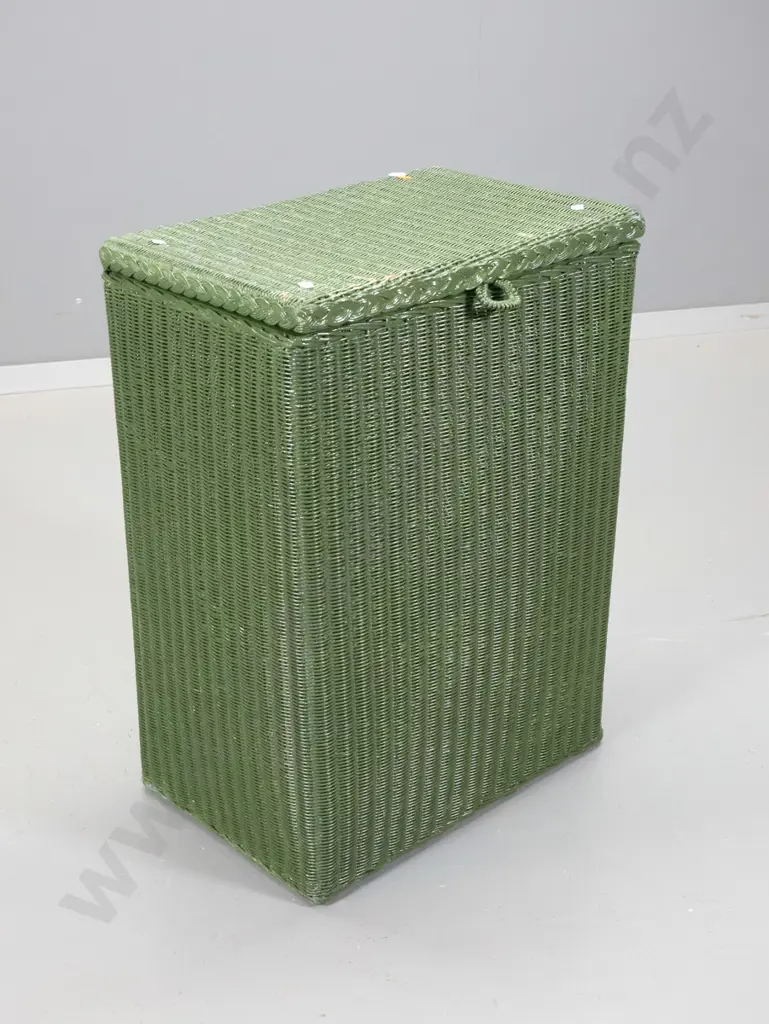 Lusty Lloyd Loom style laundry hamper, painted dark green H-600 W-420 D-300 Image 1++