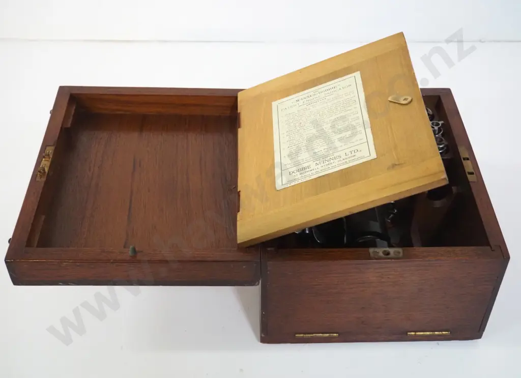 vintage Dobbie McInnes Ltd. steam engine indicator with accessories in fiitted timber case, with key H140 L240 W200 Image 1++