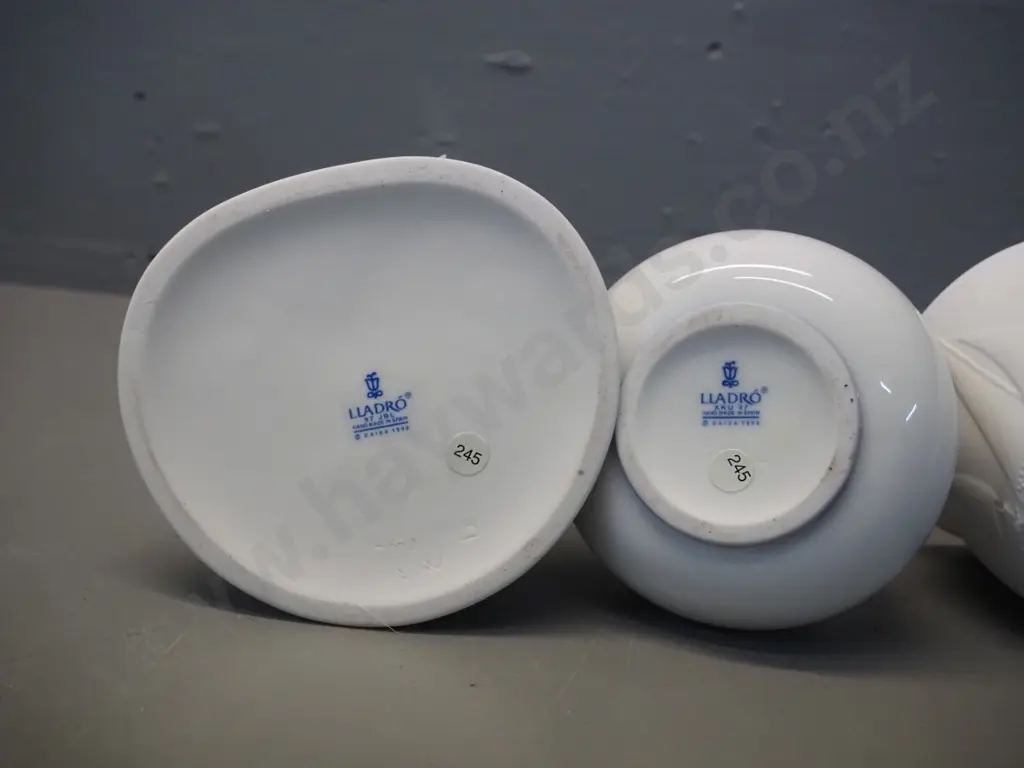 4 Lladro china items - clock H-140, trinket pot and 2 matte ocean theme pots Image 1++