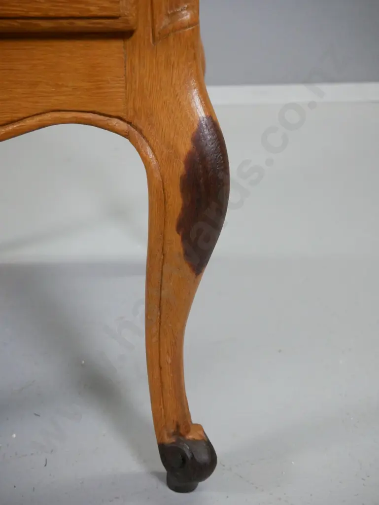 vintage oak bedside table w/ 3 drawers, carved detail in drawer fronts, uneven stain H665 W430 D430 Image 1++