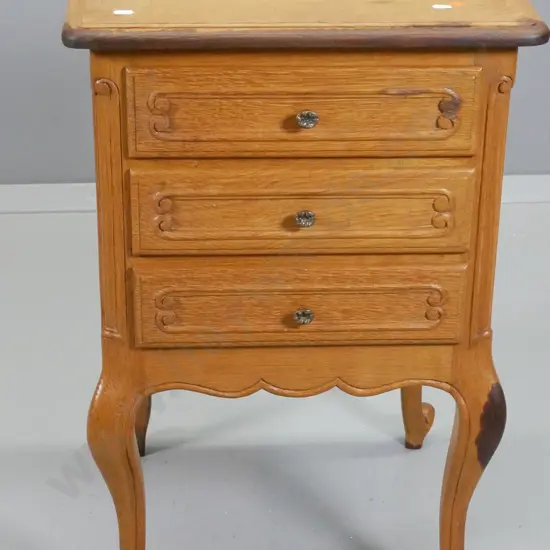 vintage oak bedside table w/ 3 drawers, carved detail in drawer fronts, uneven stain H665 W430 D430