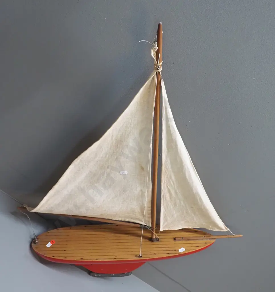 wooden pond yacht, no stand H-810 L-600 Image 1++